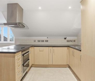 2 bedroom penthouse to rent - Photo 6