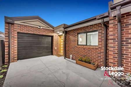 “Near New 3 Bedroom Home in Prime Glenroy Location” - Photo 4