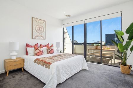 Stylish and Modern Three Bedroom Home in Popular Historic Suburb - Photo 3