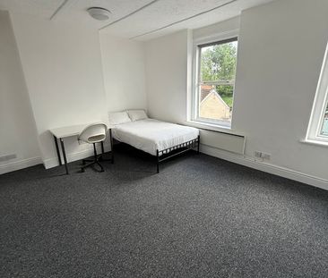 Room in a Shared House, Snowdon Road, BS16 - Photo 1