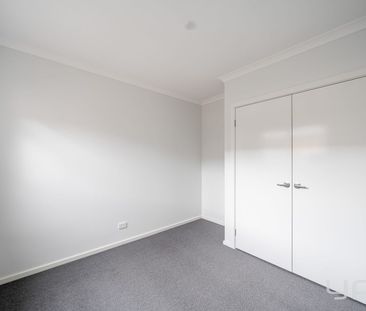 Modern Family Living in Prime Location - Photo 6