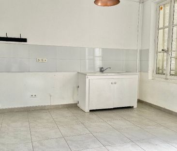 Location Appartement 3 pièces 107m² - Photo 4
