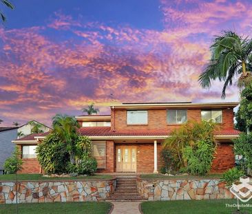 Double Master Bedrooms Large Family Home in Robertson - Photo 6