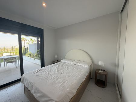 Trädgårdslägenhet med Pool och Parkering i Torrevieja - Photo 5