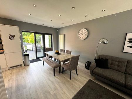 3 bedroom semi-detached house to rent - Photo 3