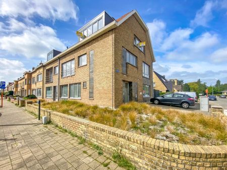 Gelijkvloersappartement met 2 slaapkamers (71 m²) met ruim terras (40 m²) en parkeerplaats te Nieuwpoort. - Photo 4
