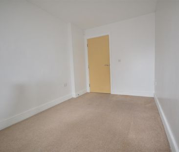 94 Highfields Park Drive, Darley Abbey, Derby, DE22 1JU - Photo 3