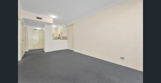 1 Bedroom Apartment - 25% below market rent - Photo 1