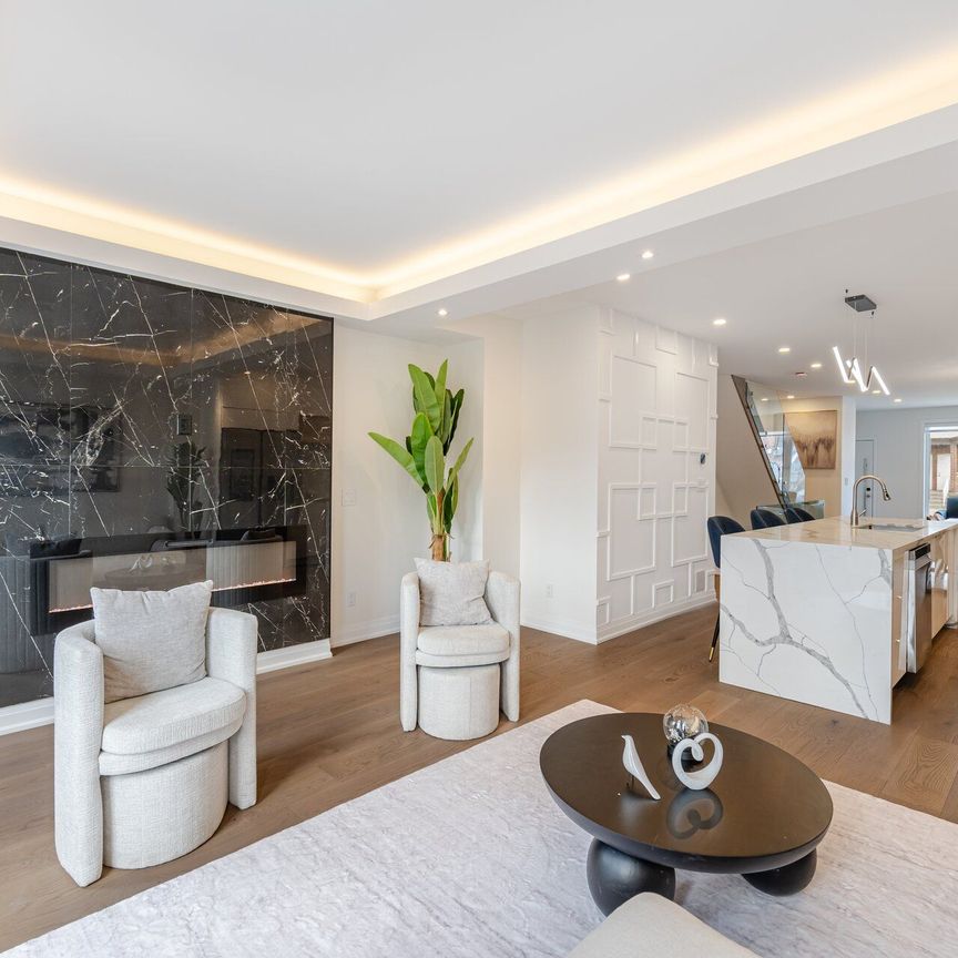 For Lease - 388 Oakwood Avenue Unit# Upper, Toronto, Ontario - Photo 1