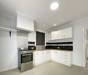 17 Banksia Road, Wendouree - Photo 3