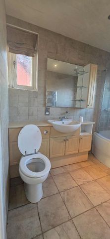 3 bedroom semi-detached house to rent - Photo 5