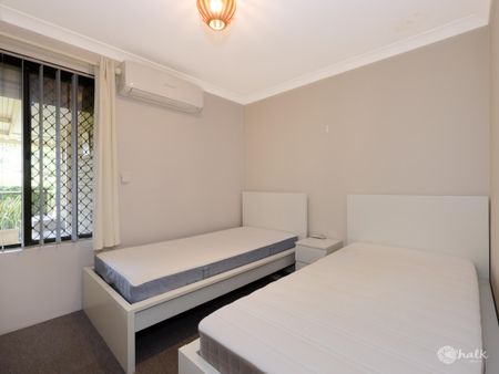 FURNISHED 4 X 2 FAMILY HOME!!! - Photo 5