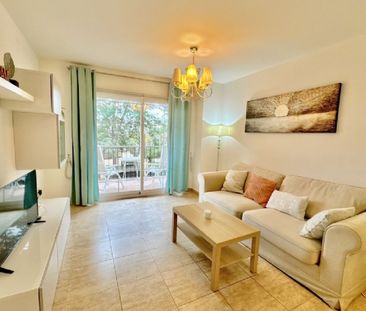 2 Bedroom Apartment For Rent in Estepona, Málaga - Photo 2