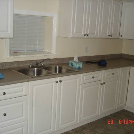 Must see !! Newer 3 bedroom suite in Gordonhead by UVIC - Photo 3