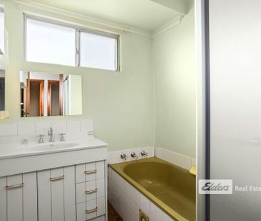 FAMILY HOME, MUST VIEW! - Photo 6