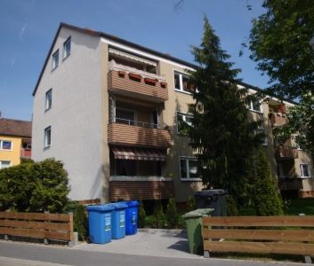 2,5-Zimmer-Dachgeschosswohnung in ruhiger Stichstraße - Photo 1