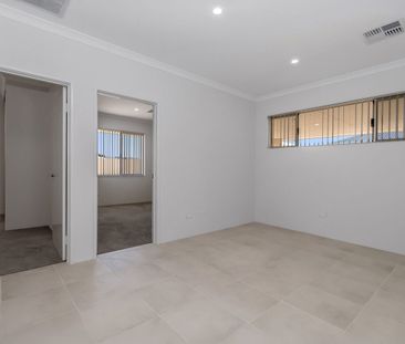 QUALITY FAMILY LIVING CLOSE TO BEACH AND AMENITIES - Photo 6