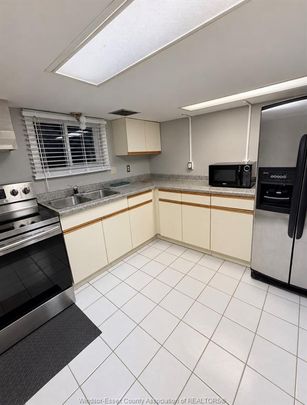 For Lease - 1352 LINCOLN, Windsor, Ontario - Photo 1