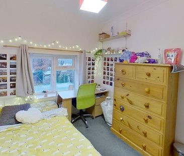 5 bedroom semi-detached house to rent - Photo 2