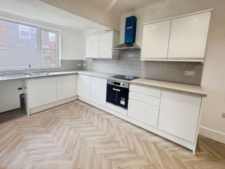 3 bedroom terraced house to rent - Photo 2