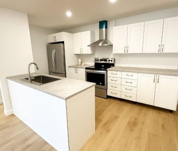 4 1/2 Condo rénové à louer près du boulevard St-Jean, dans l'ouest ... - Photo 1