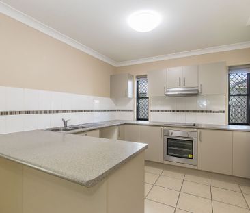9 Ellsworth Drive, Mount Louisa - Photo 3