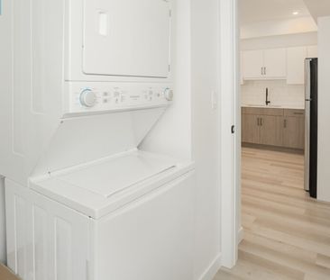 Kingston: Black Accents – 710 Westminster, Winnipeg, MB - Photo 1