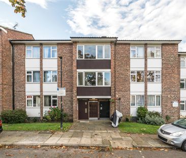 Scrutton Close, Hydefarm Estate, SW12, London - Photo 2