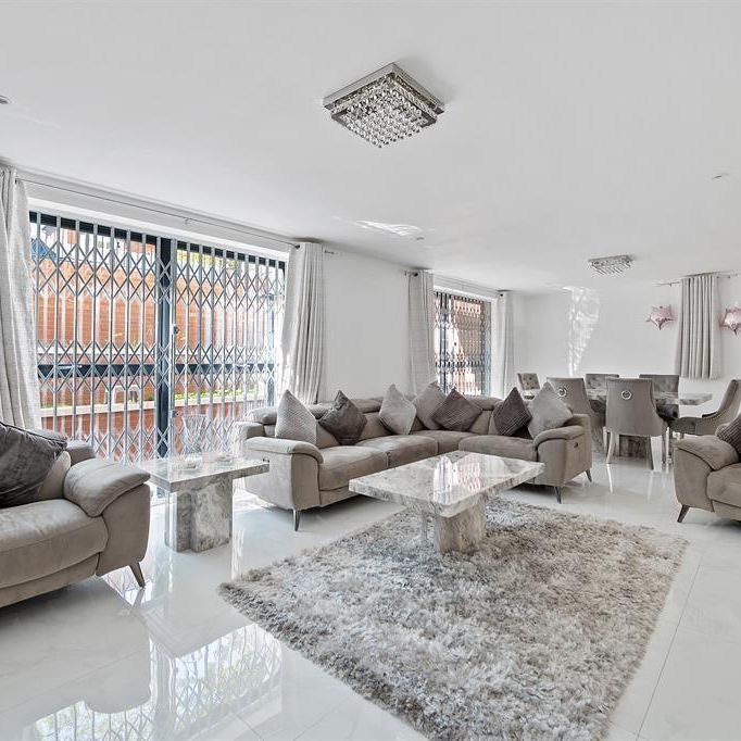 7 bedroom detached house to rent - Photo 1