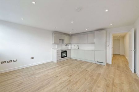 Modern newly built one bed apartment offering light, modern interiors in a sought after location. - Photo 3