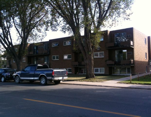 2514 Louise St - 1 Bedroom in Great Location-January 2025 - Photo 1