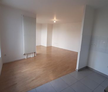 location Appartement F1 DE 39.9m² À CERGY - Photo 1