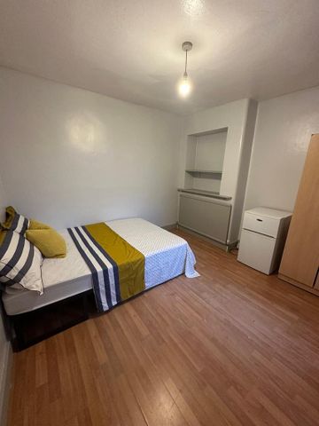 4 bedroom house share to rent - Photo 3