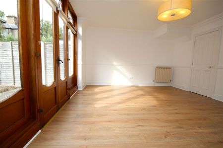 Lansdowne Park, Grand Canal Dk, Dublin 4 - Photo 5