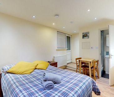 Studio to rent - Photo 3