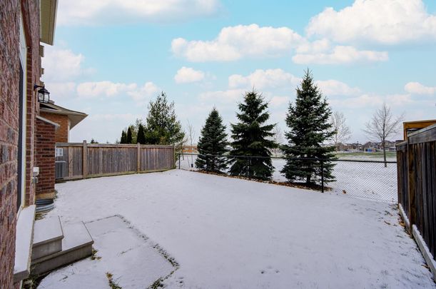 For Lease - 81 Kaitting Trail, Oakville, Ontario - Photo 1