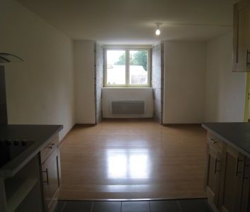 À louer / Appartement F2 / BESANCON QUARTIER ST-FERJEUX 26 rue de l... - Photo 2
