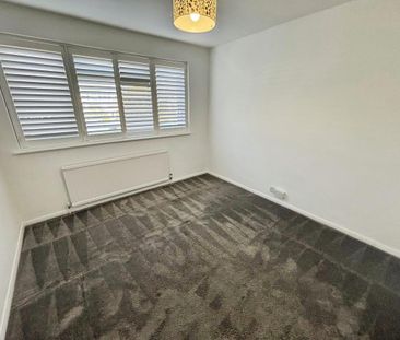 Trent Avenue, Upminster, RM14 - Photo 2