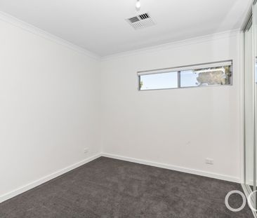 Open the Door to Modern Comfort - Photo 3