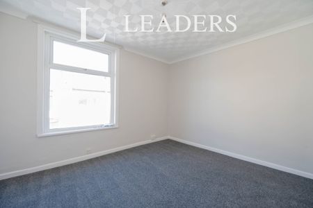 3 bedroom house to rent Trevor Road, Southsea, PO4 - Photo 3