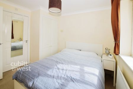 1 bedroom flat to rent - Photo 2