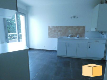 Location Appartement 2 pièces 49m² BELLEY 01300 - Photo 2