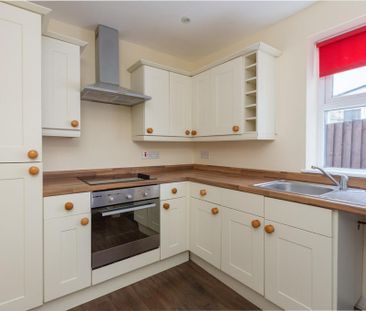 2 bedroom terraced house to rent - Photo 1