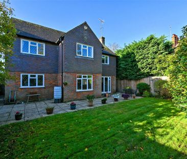 4 bedroom detached house to rent - Photo 2
