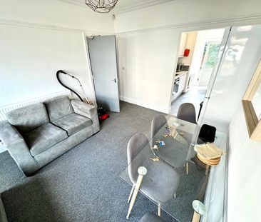 Room in a Shared House, Elmsthorpe Avenue, NG7 - Photo 4