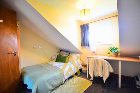 6 bedroom terraced house to rent - Photo 3