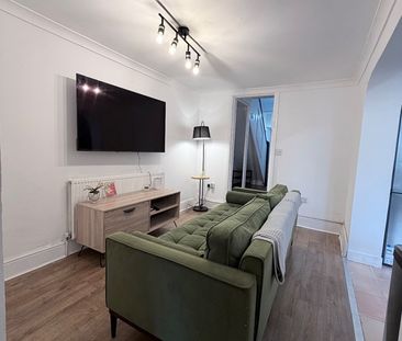 Room in a Shared House, Barking Road, E13 - Photo 2