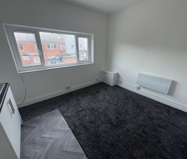 Withnell Road F3, Blackpool - Photo 2