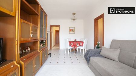 barcelona, Catalonia 08026 - Photo 4