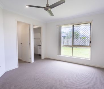 Lovely Family Home In Central Coomera - Photo 1